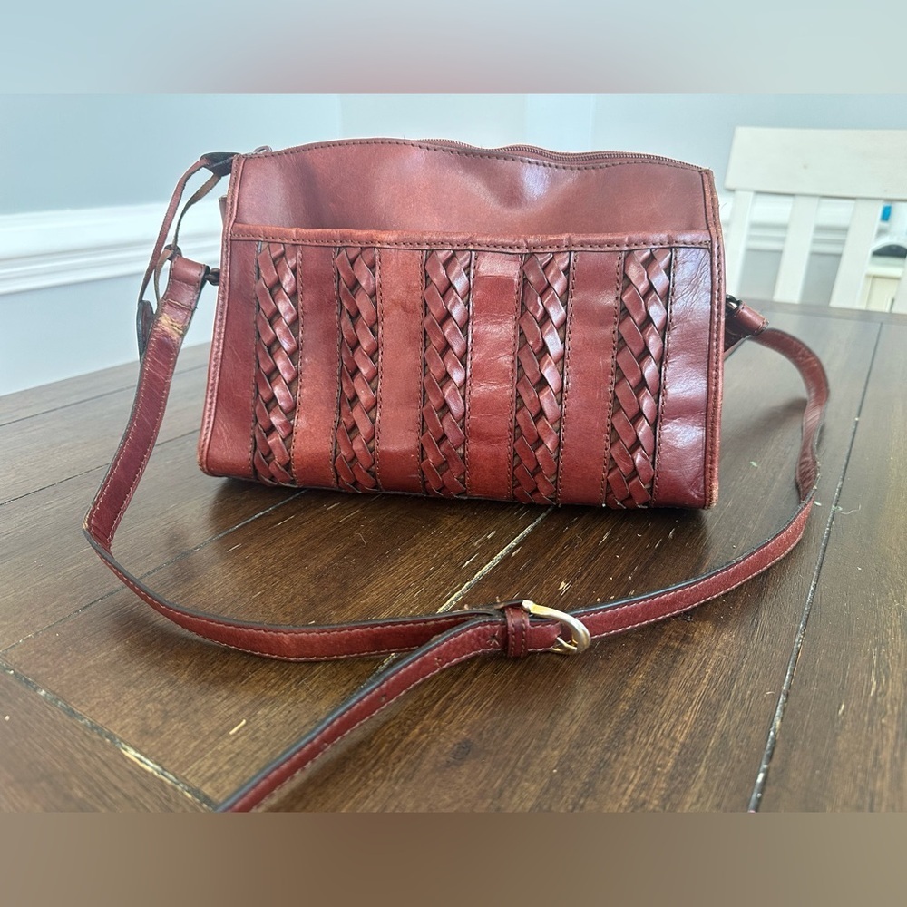 Vintage Etienne Aigner cross body bag